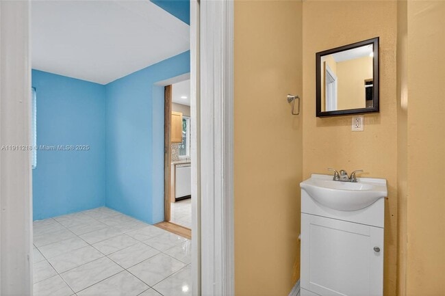 Building Photo - 4820 NE 1st Terrace