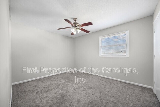 Building Photo - 7906 Oak Meadow Ct