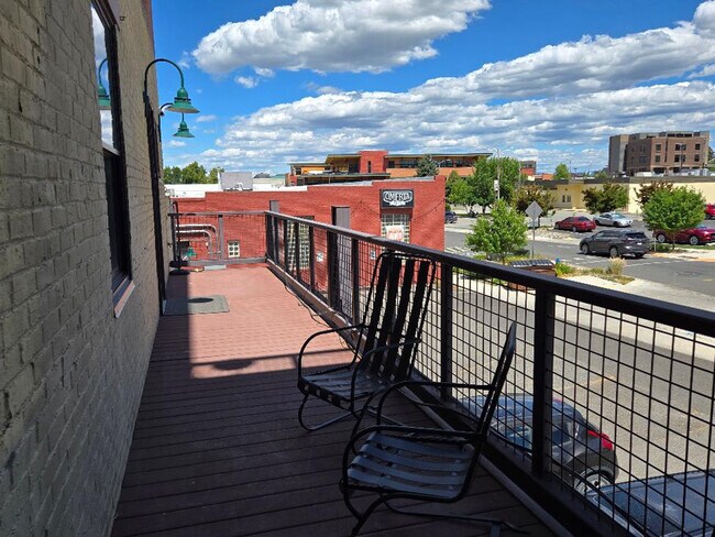 Building Photo - 790 Front St