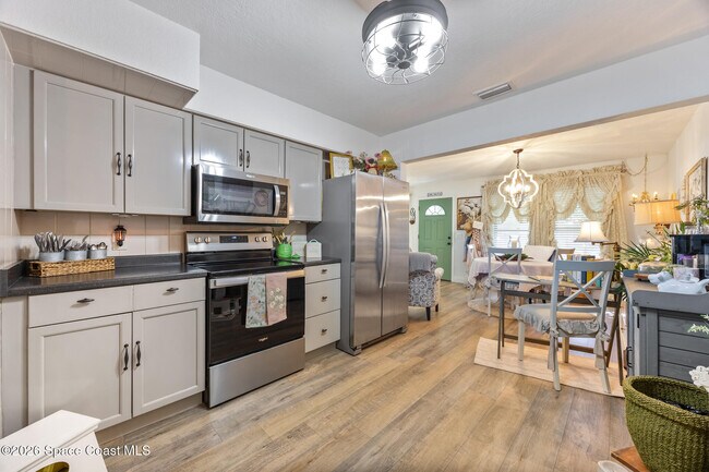 Building Photo - 229 NE 1st St