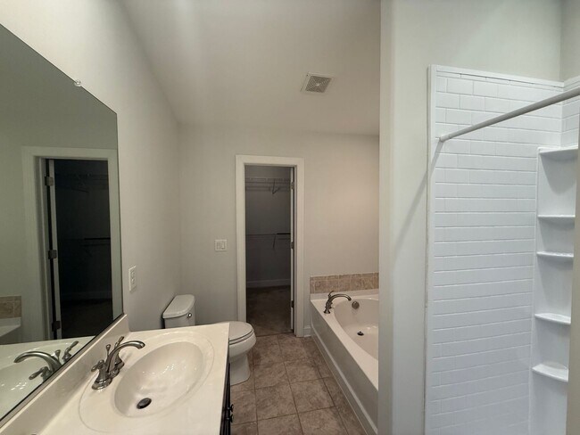 Building Photo - 1123 Augustine Heights Dr