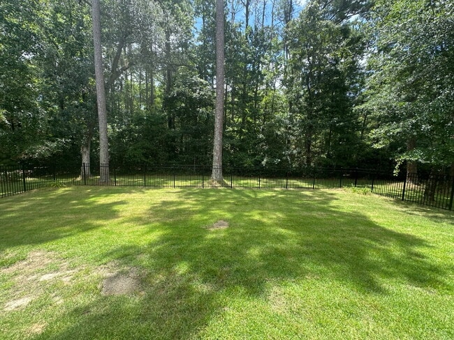 Building Photo - Beautiful Low Country Home in Rose Dhu!