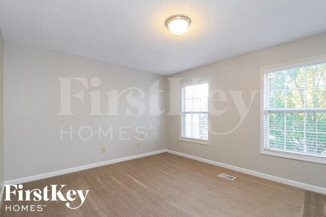 Building Photo - 125 Watercrest Ct