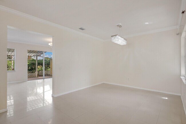 Building Photo - 10208 White Water Lily Way
