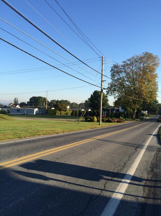 Building Photo - 2-Story, One Bedroom Loft Townhome AVAILABLE JUNE 2026 - Wernersville, PA