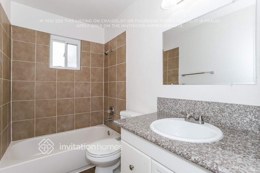 Building Photo - 708 Norwich Ct