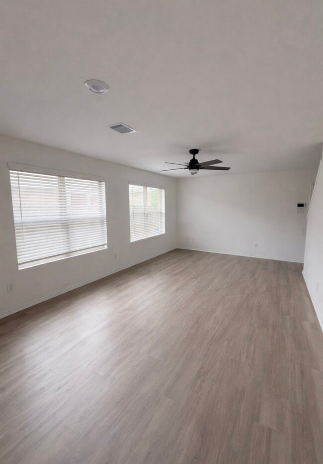 Building Photo - 101 Cullen St