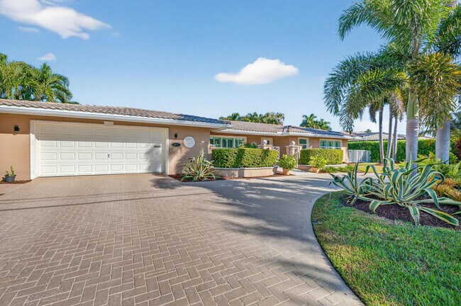 Building Photo - 2871 NE 26th Ct