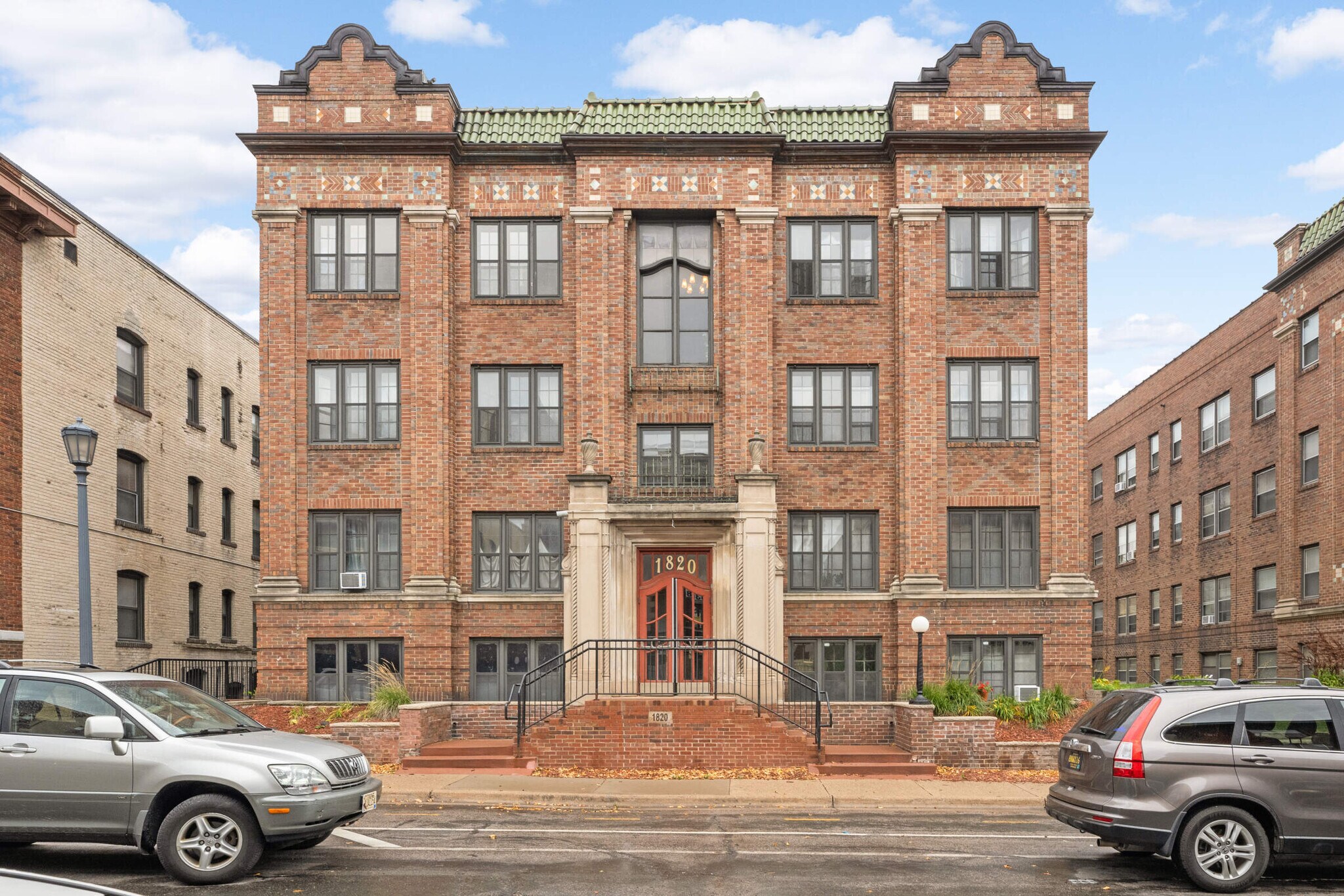 Building Photo - 1820 1st Ave S
