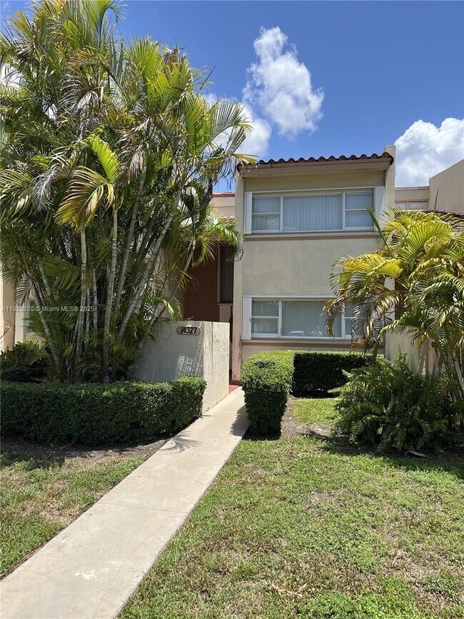 Primary Photo - 14327 Kendale Lakes Cir