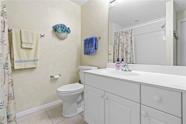 Building Photo - 8921 Lake Dr