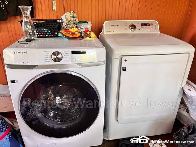 Building Photo - 7617 Hoover St