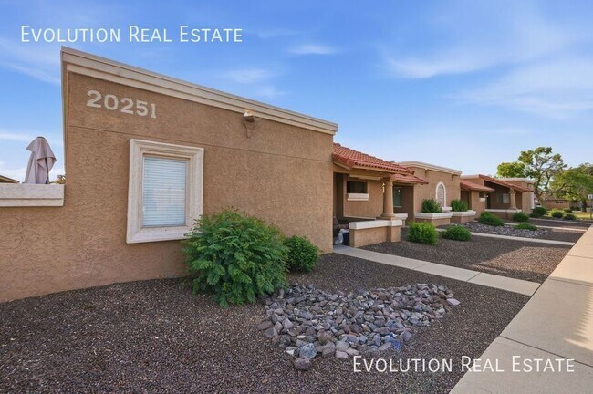 Building Photo - 20251 N 3rd Dr