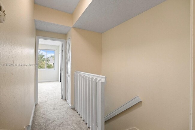 Building Photo - 8031 Sanibel Dr
