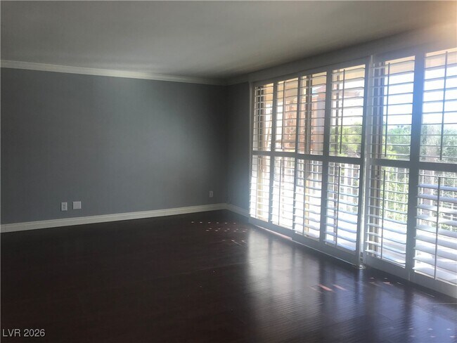 Building Photo - 205 E Harmon Ave