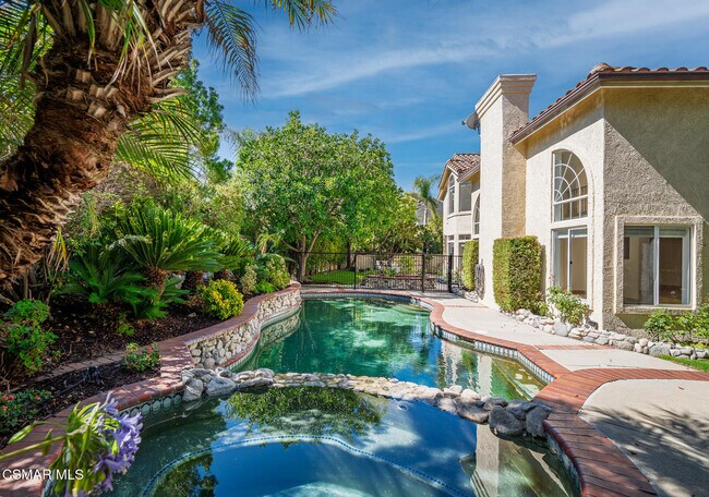 Building Photo - 2612 Yellowwood Dr
