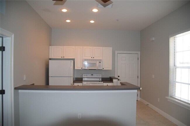 Building Photo - 1324 Lake Baldwin Ln