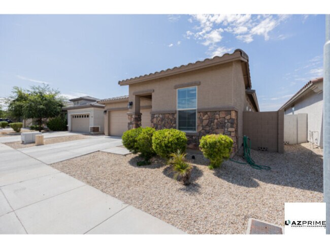 Building Photo - Beautiful 3/2 Phoenix House!