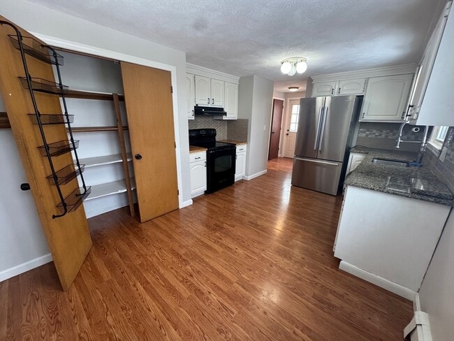 Building Photo - 108 Trimount Ave