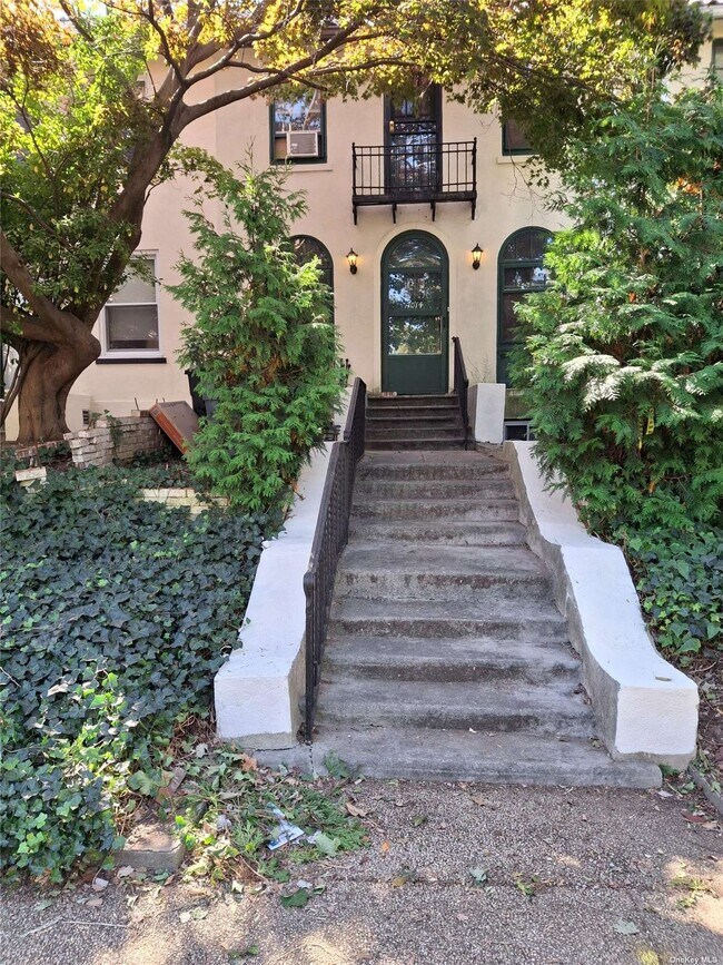 7014 Fleet St 7014 Fleet St Queens NY 11375 Apartment Finder