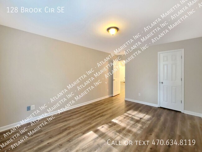 Building Photo - 128 Brook Cir SE