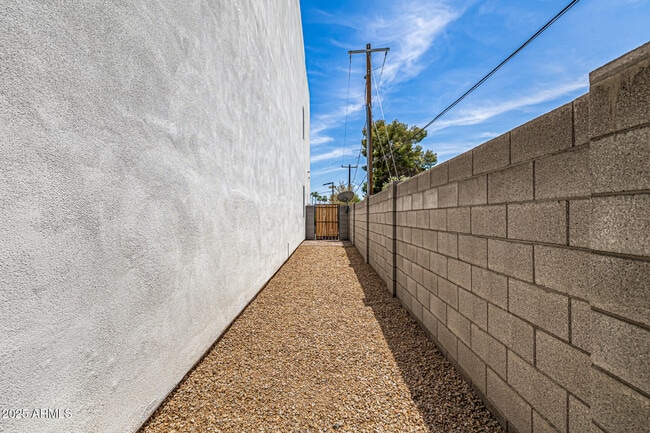 Building Photo - 6610 N 16th St