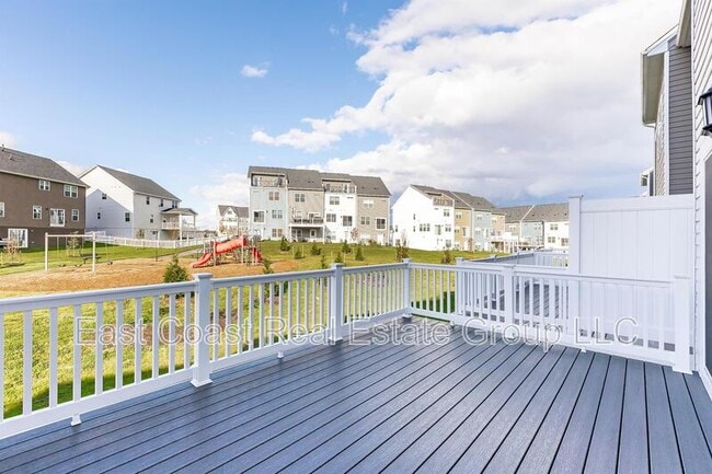 Building Photo - 2273 Marcy Dr