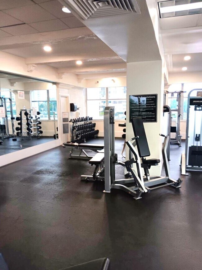 Building Photo - 18031 Biscayne Blvd