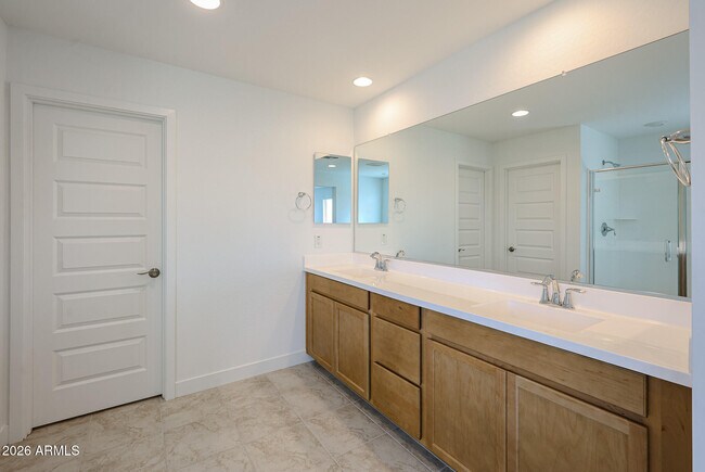 Building Photo - 14784 W Smoketree Dr