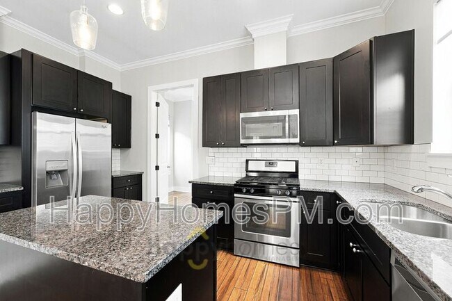 Building Photo - 4613 Oakwood Ave