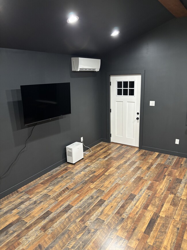 Building Photo - Queens Lace