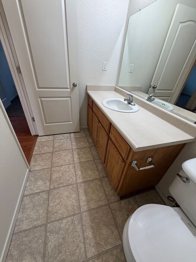 Building Photo - Three Bedroom Two Bathroom House for Rent