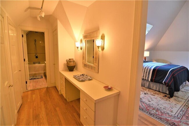 Building Photo - 61 Ledge Rd