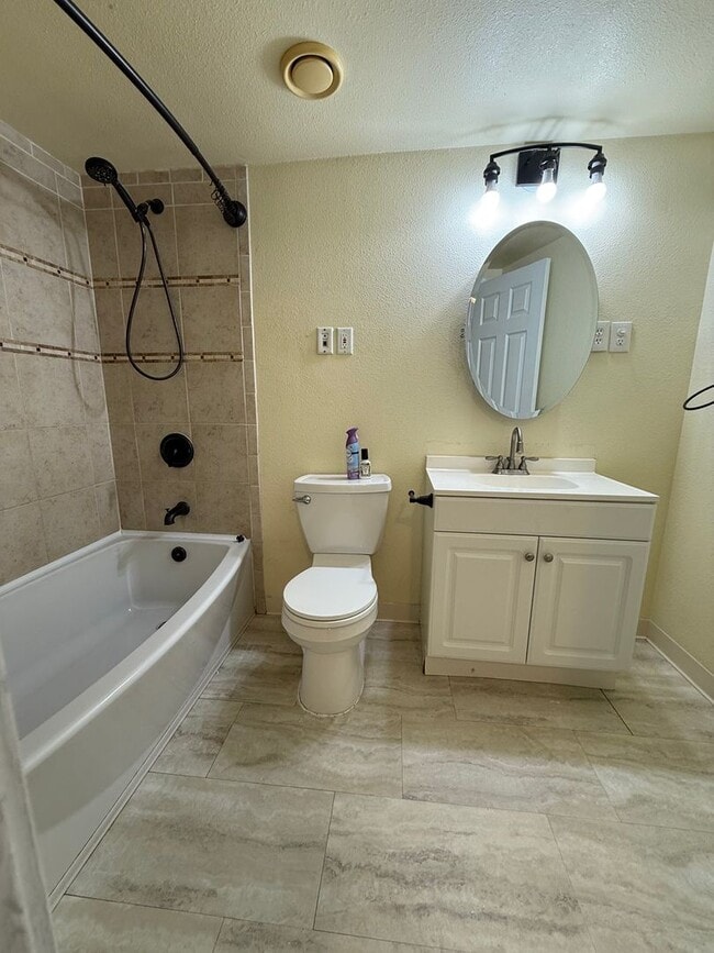 Building Photo - 2667 Scotch Pine Dr