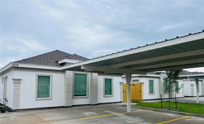 Primary Photo - 1300 W Sucre Dr