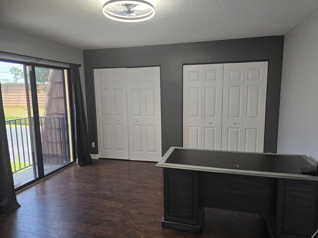 Building Photo - 4200 Turnberry Cir