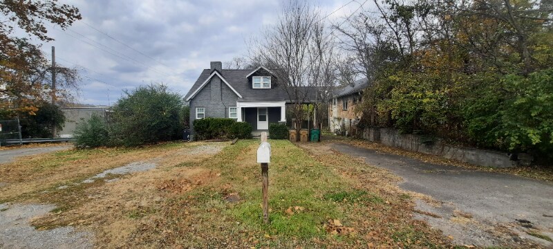 Building Photo - 636 Benton Ave