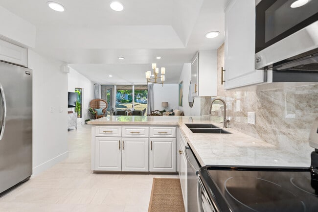 Building Photo - 48885 Mariposa Dr