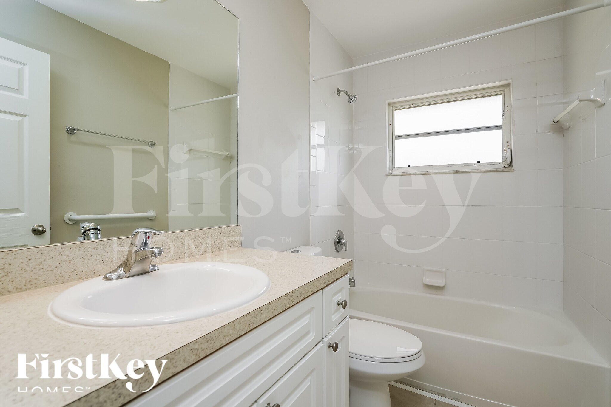 Building Photo - 8352 Bahamas Rd