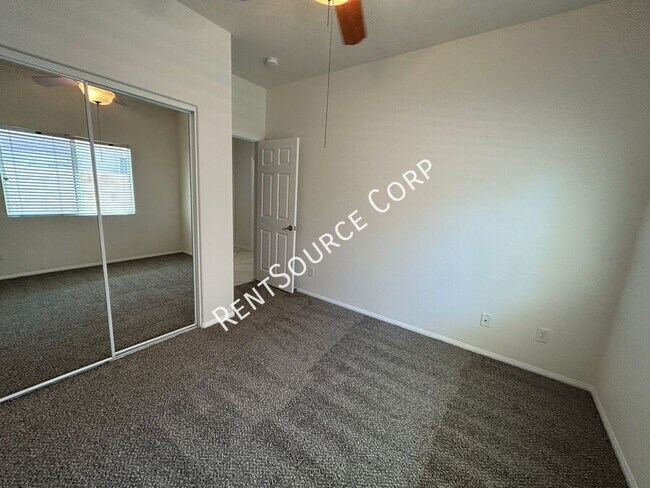 Building Photo - 39821 Sunstar St
