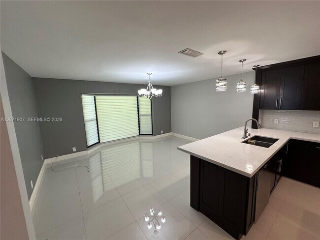 Building Photo - 410 NW 65th Ave