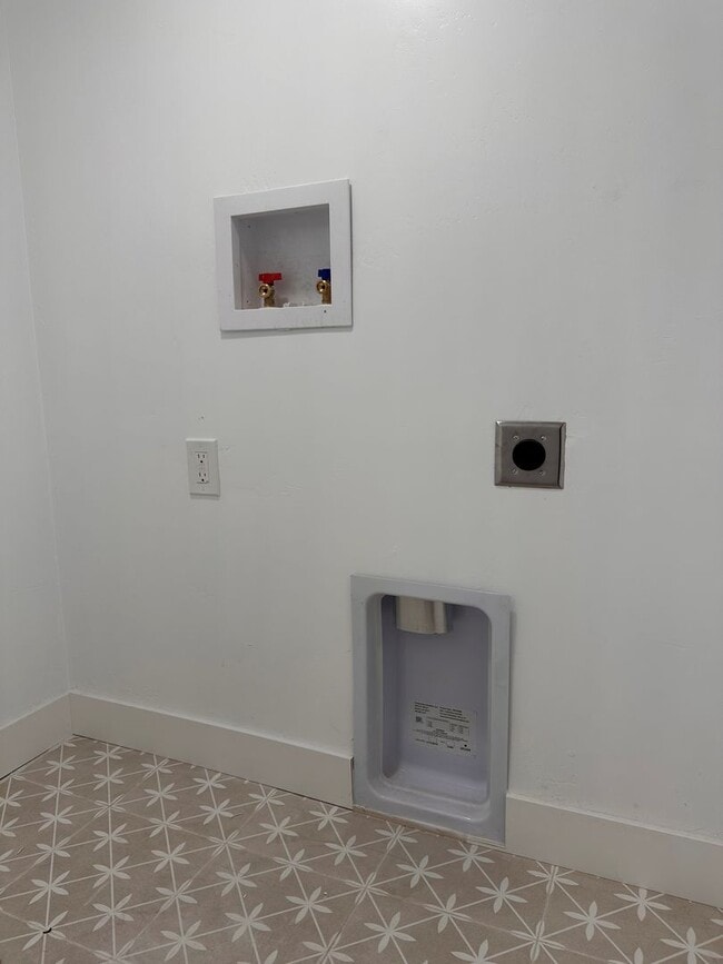 Building Photo - Completely Remodeled 3 Bedroom Home