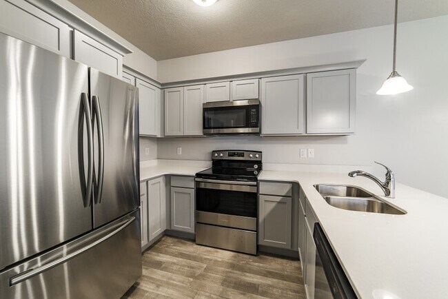 Building Photo - 619 N Emery Ln