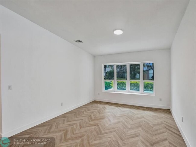 Building Photo - 11801 S Island Rd