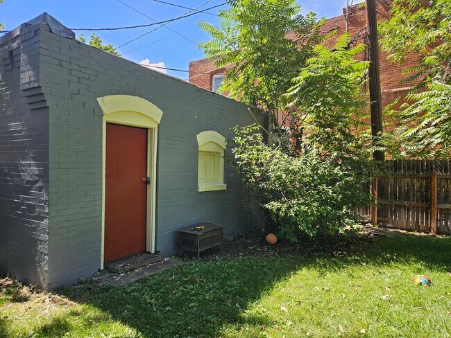 Building Photo - 3414 W 23rd Ave