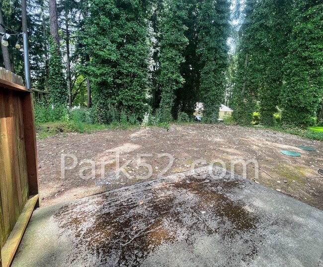 Building Photo - 2 Bedroom 1 Bathroom Puyallup Area Duplex
