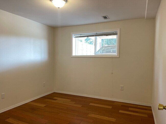 Building Photo - 170 154th Pl NE