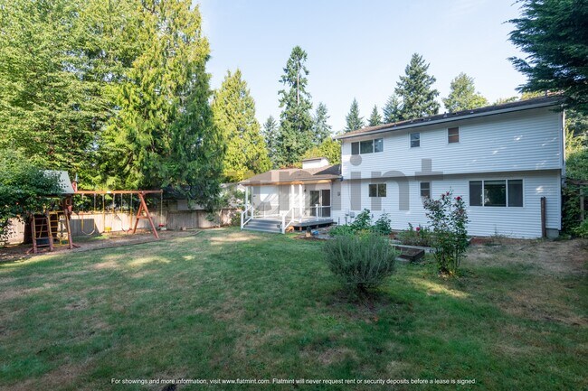 Building Photo - 7037 NE 137th St