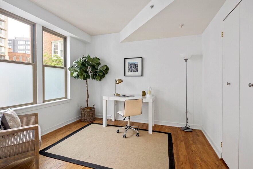 Building Photo - 1445 N St NW