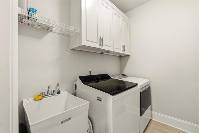 Building Photo - 5360 Spirit Rock Pl